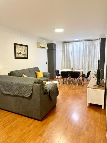 La Calzada Apartment | 10 minutos centro Sevilla, moderno y con parking gratis