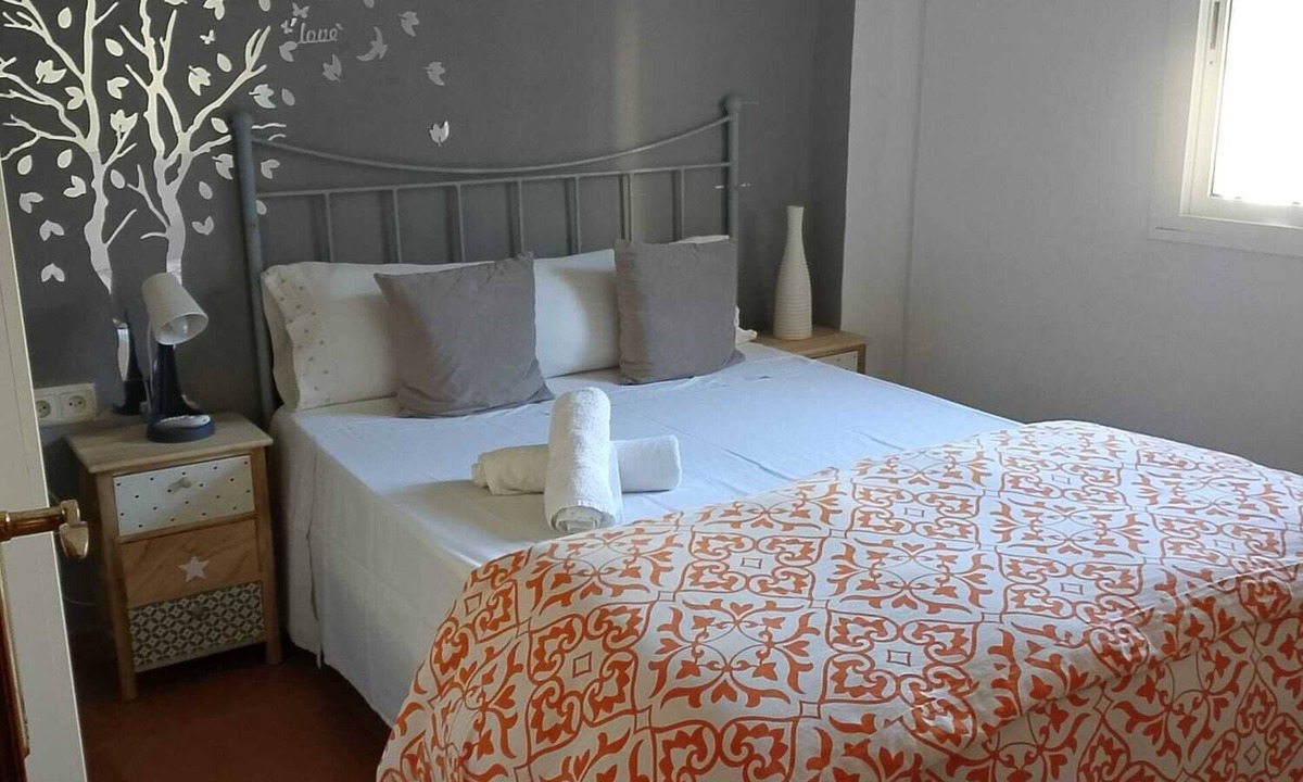 Huerta de Santa Teresa Apartment | 3 bedroom house with air conditioning 5 minutes from Santa Justa