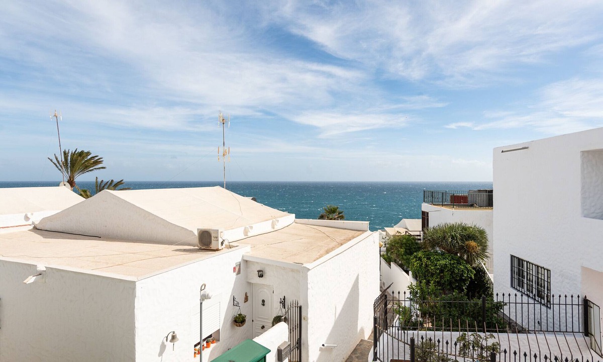 Las Palmas de Gran Canaria House | 3BR Bungalow - Private Solarium - Sea Views
