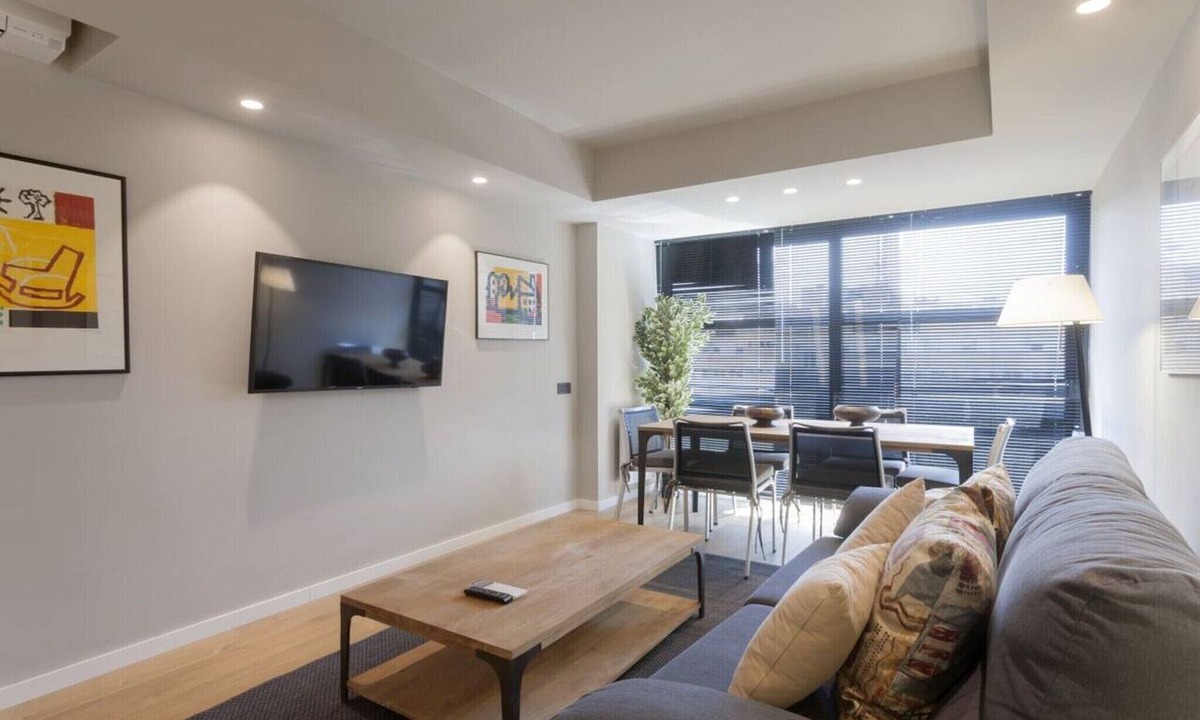 Goya Apartment | 6-Guest Haven near Golden Mile