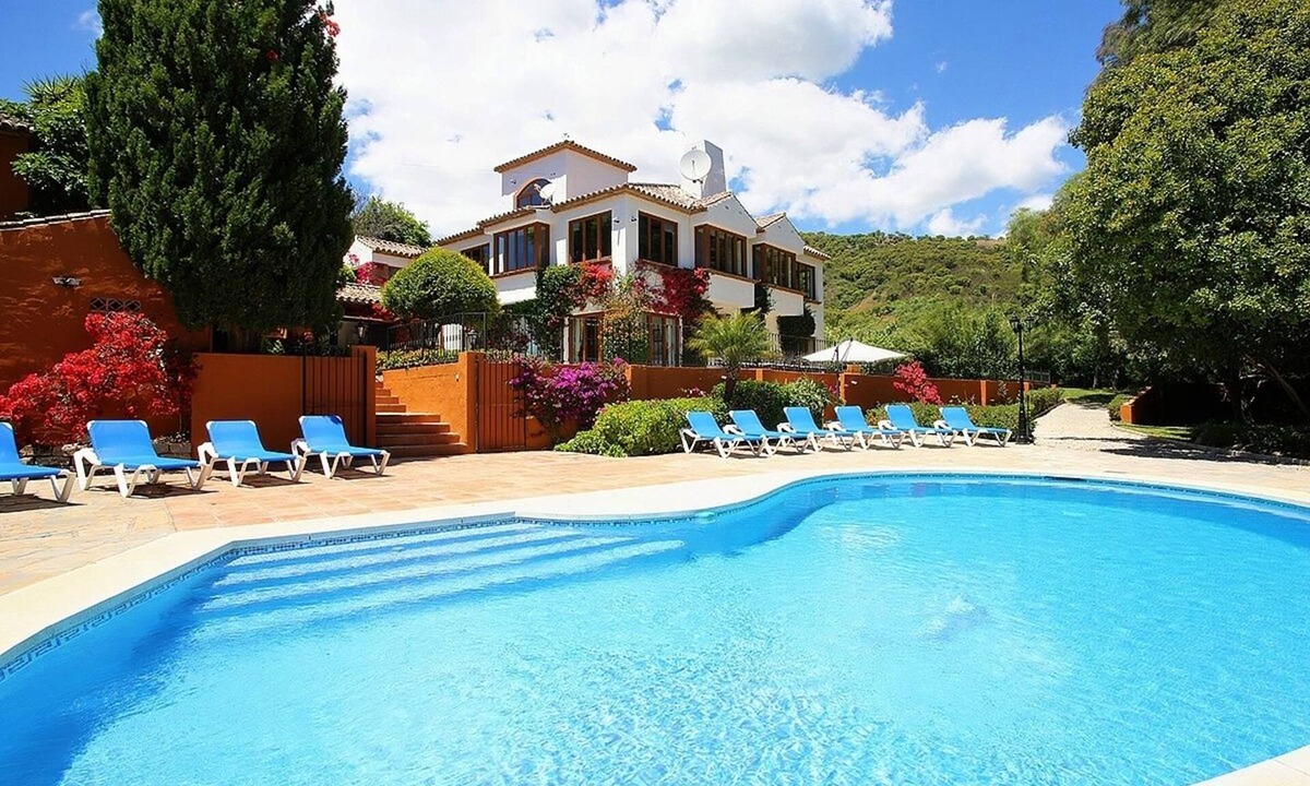 Casares Villa | 7 Bedrooms ,Heated Swimming Pool, Outside Spa, Sauna, Outside Bar,Fireplace