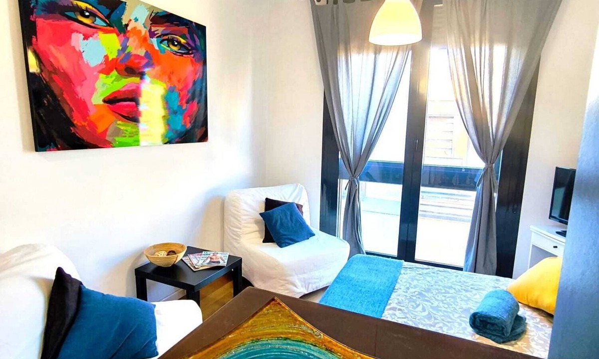Barri Vell - Santa Creu Apartment | ABAD STUDIO with views of the Santa Barbara Castle, 5 minutes from the beach
