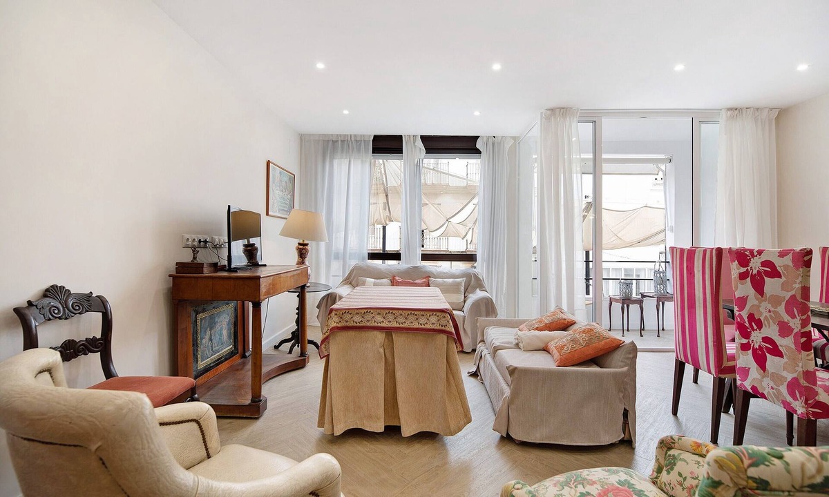 Sanlucar de Barrameda Apartment | Accessible Holiday Apartment 'Ancha 9' with Private Terrace & A/C