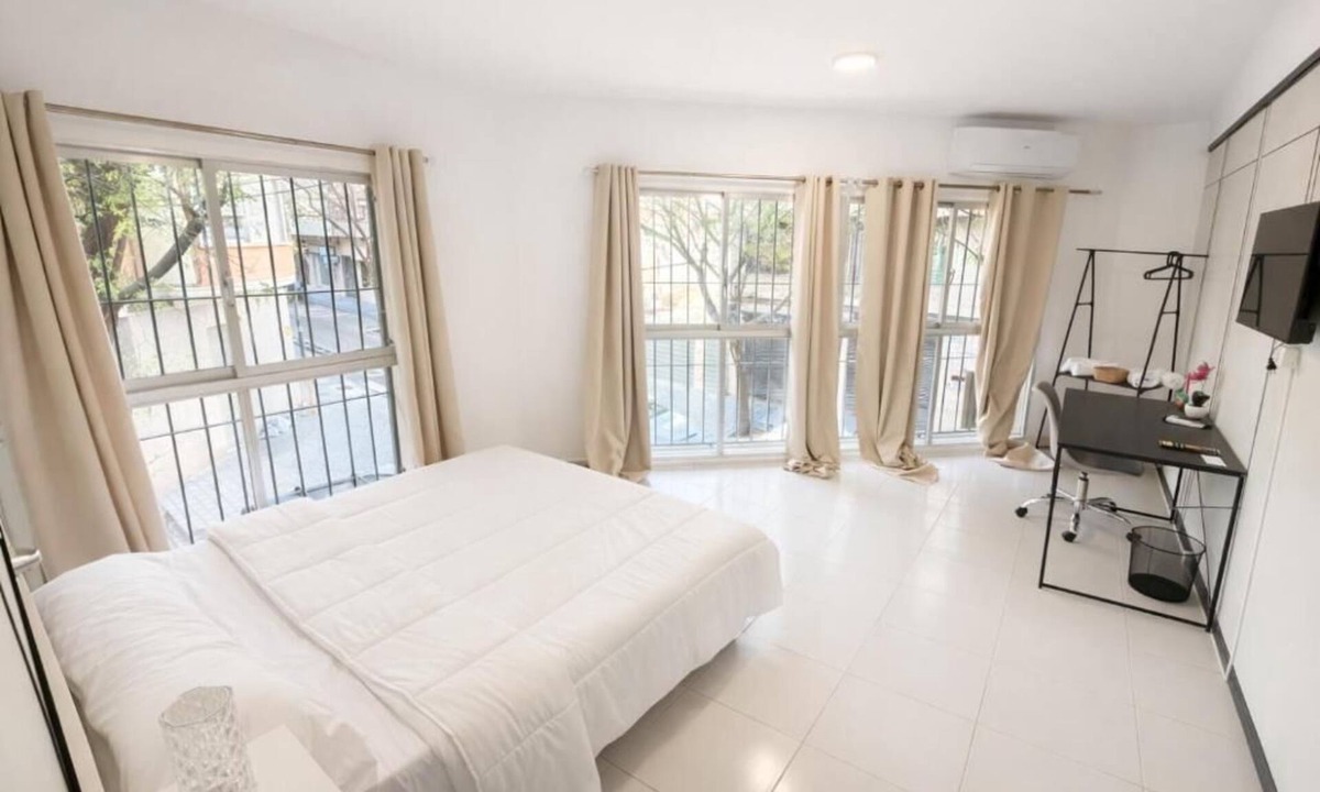 Ensanche Diputacion Hostel | Alicante Beach Hostel