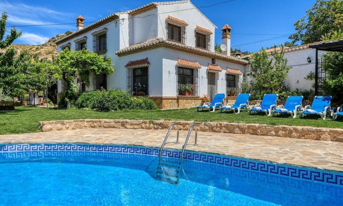 Antequera Villa | Almendros Antequera - Los Nogales by Ruralidays