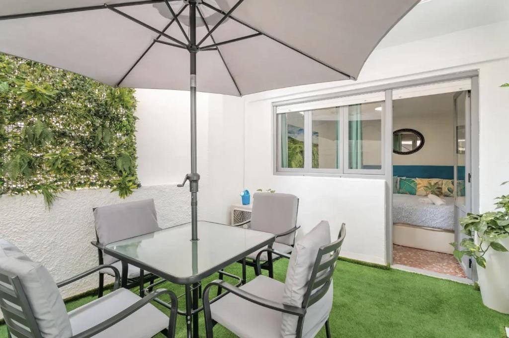 Campoamor Apartment | Amparo Home Family Stay near ADDA, Plaza de Toros & General Hospital