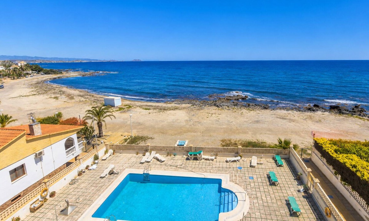 Cala Panizo Apartment | Andalusia, beachfront apartment, pool, terrace, parking.