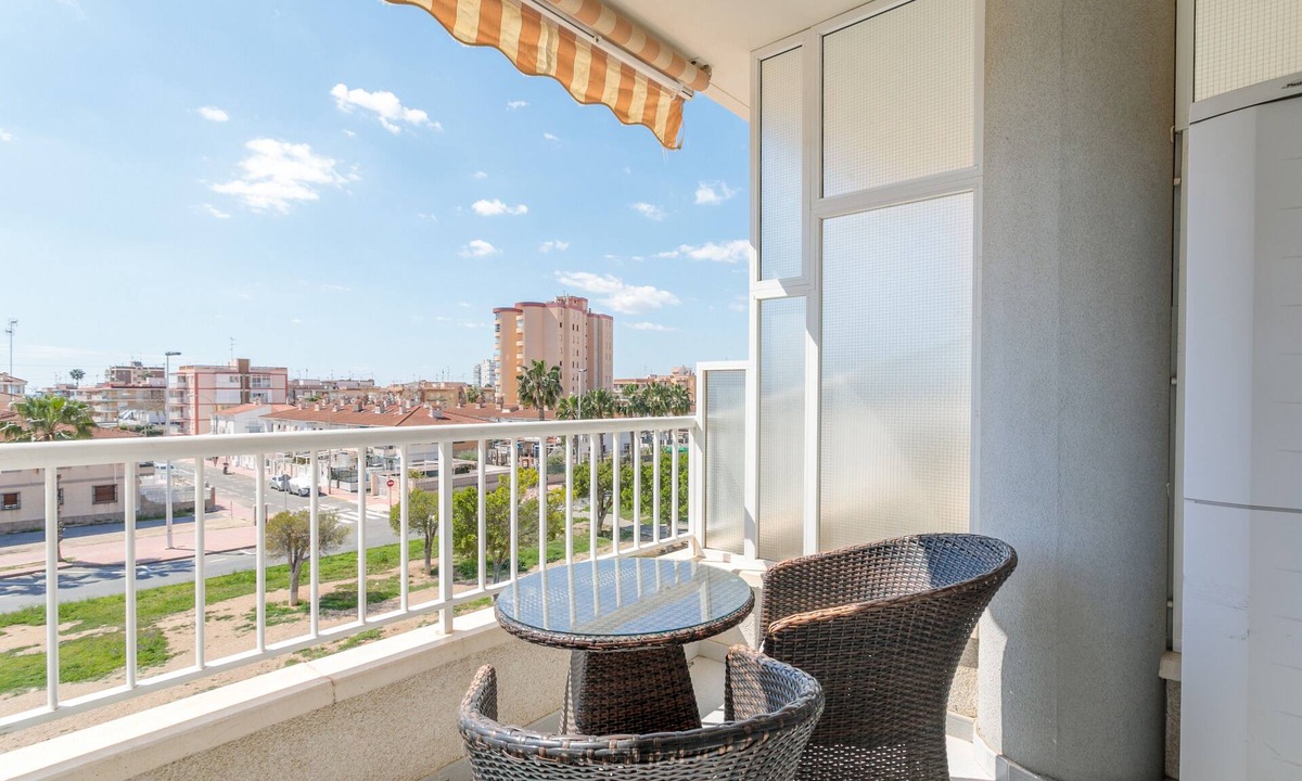 Santa Pola Apartment | Apartment 'Carmela En Santa Pola' with Balcony, Wi-Fi and Air Conditioning