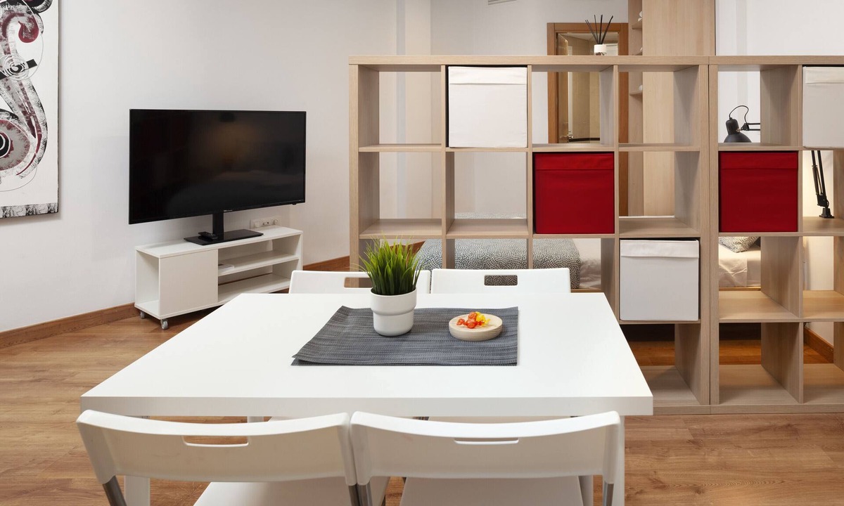 Torre de Benagalbon Apartment | Apartment 'El Rinconcito' with Shared Pool and Air Conditioning