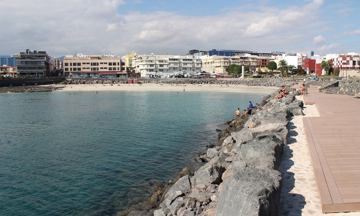 Puerto del Rosario Condo | Apartment in the capital - Airport nearby, beaches, hospital, buses, WIFI