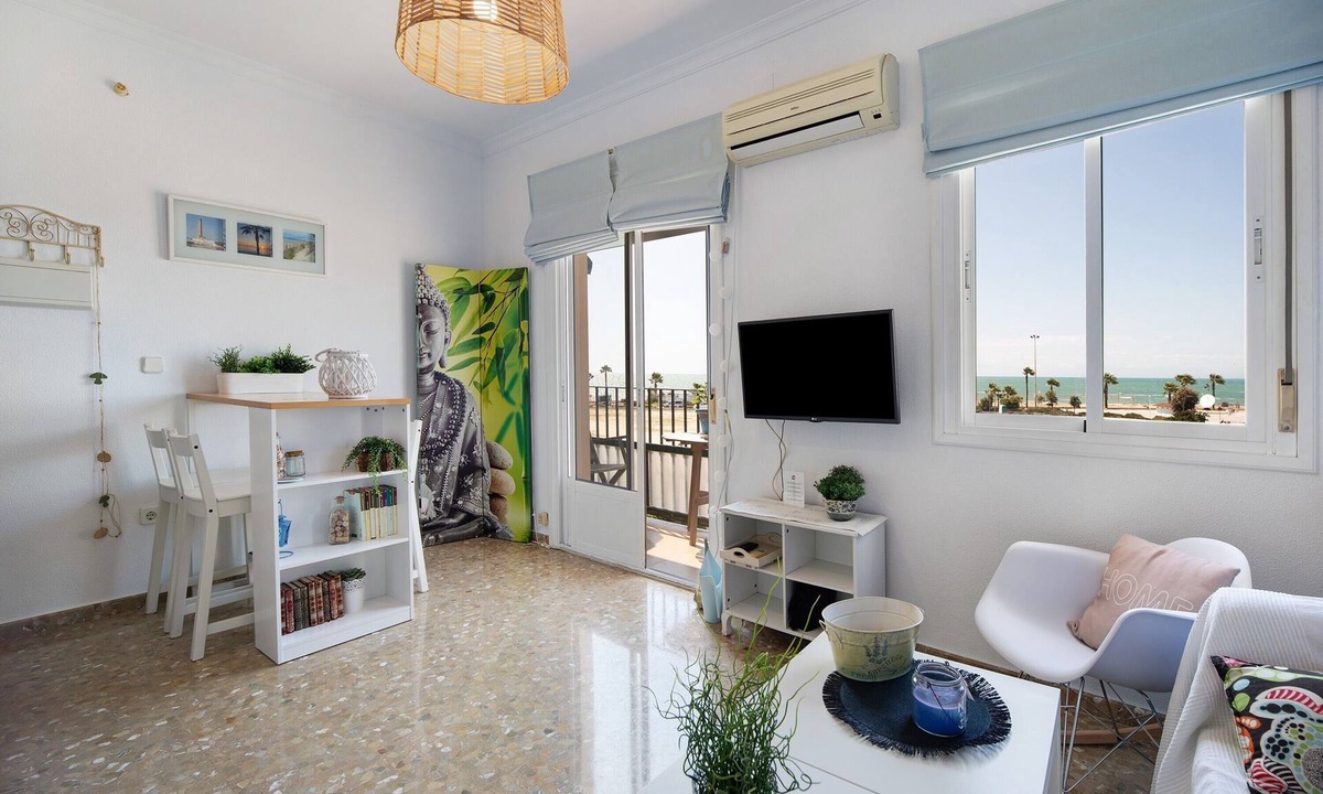 Chipiona Apartment | Apartment 'La Barca' with Shared Terrace, Wi-Fi, and Air Conditioning
