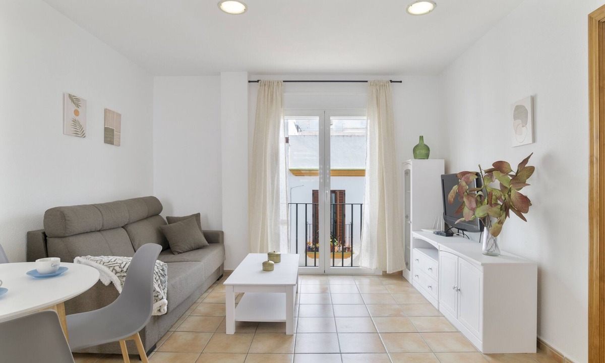 Conil de la Frontera City Center Apartment | 'Apartment Perez Zara 6' close to the Sea with Terrace & Wi-Fi