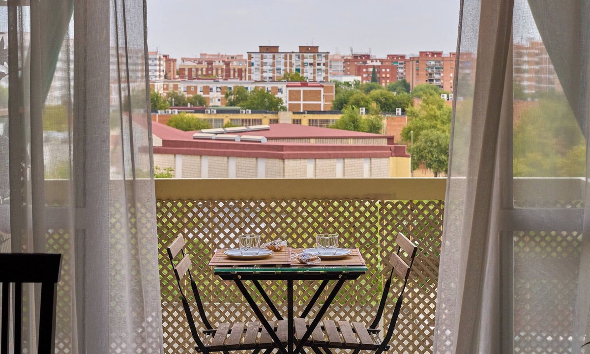 Cordoba Apartment | Apartment 'Piso Céntrico Cerca De La Rivera' with Private Terrace, Wi-Fi and Air Conditioning
