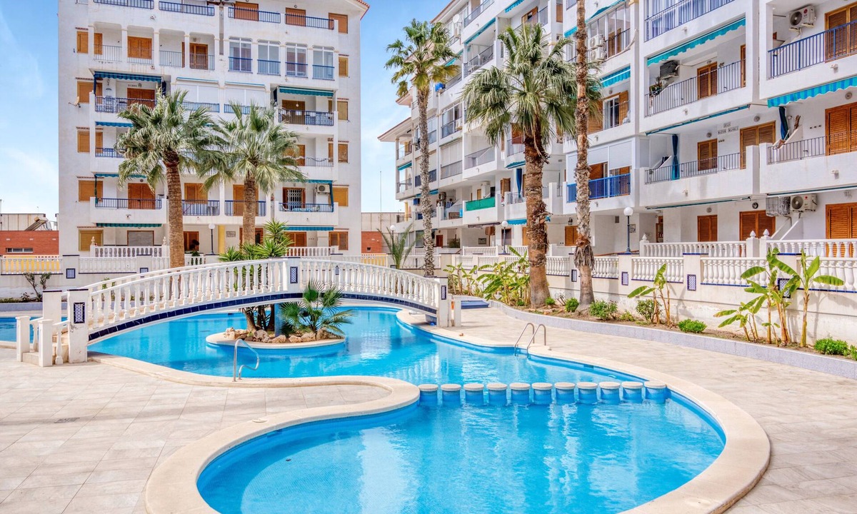La Mata Apartment | Apartment 'Playa La Mata' with Shared Pool, Wi-Fi and Air Conditioning
