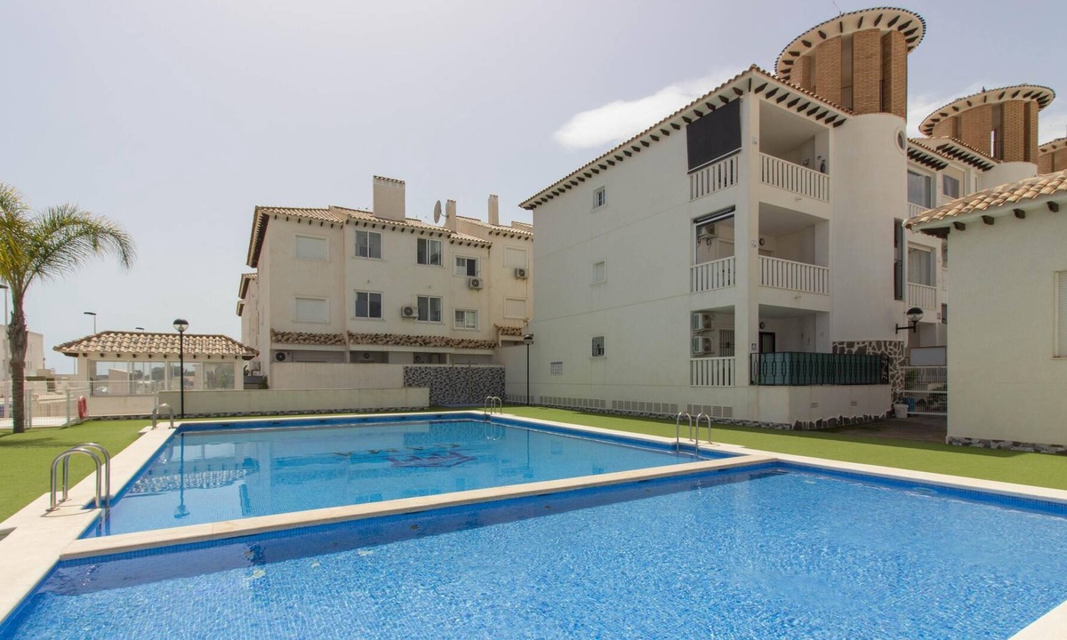 La Marina Apartment | Apartment Soleado with Shared Pool, Terrace & Wi-Fi