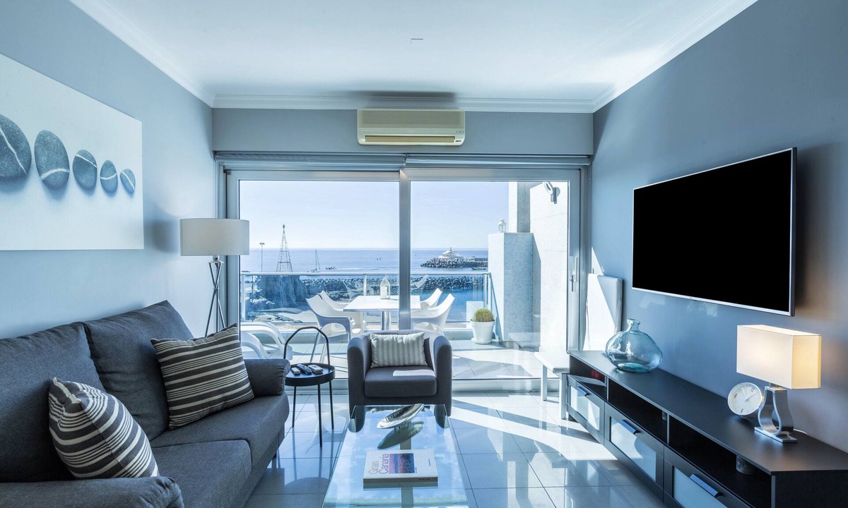 Puerto de Mogan Apartment | Apartment "Teresita Mogamar BeachFront" next to the Beach with Sea View