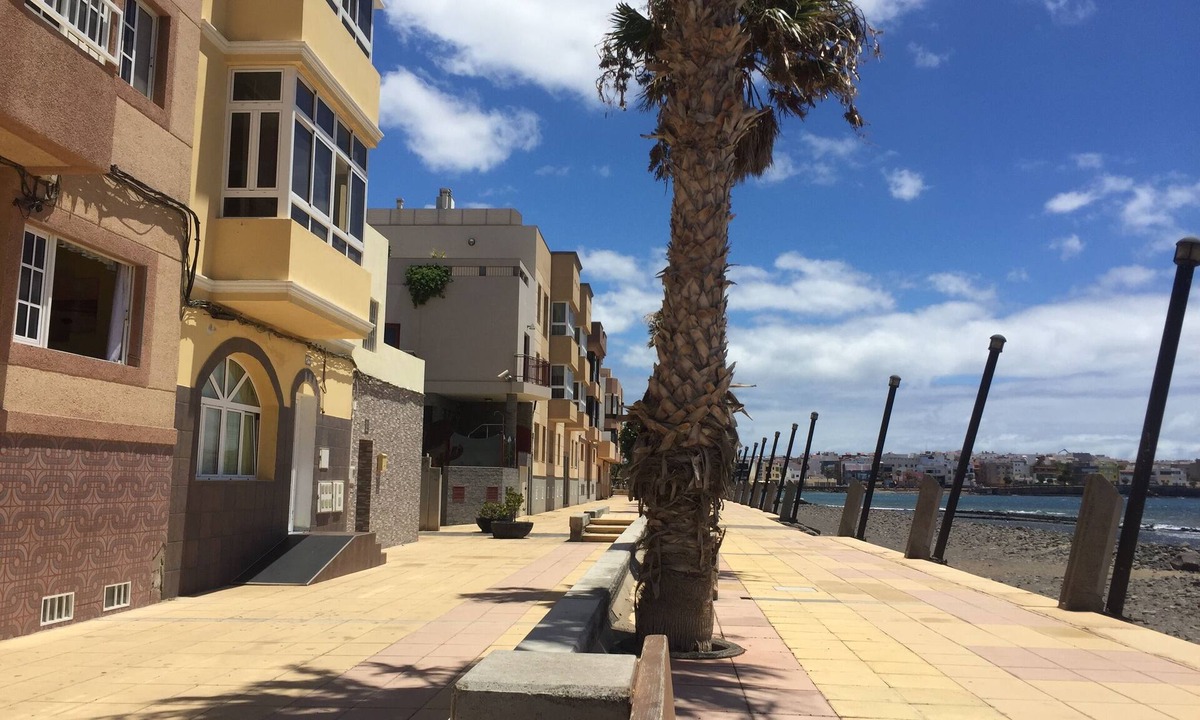 Playa de Arinaga Apartment | Arinaga Beach - Seafront Location, 2 Min to Beach, Ideal to Explore Gran Canaria