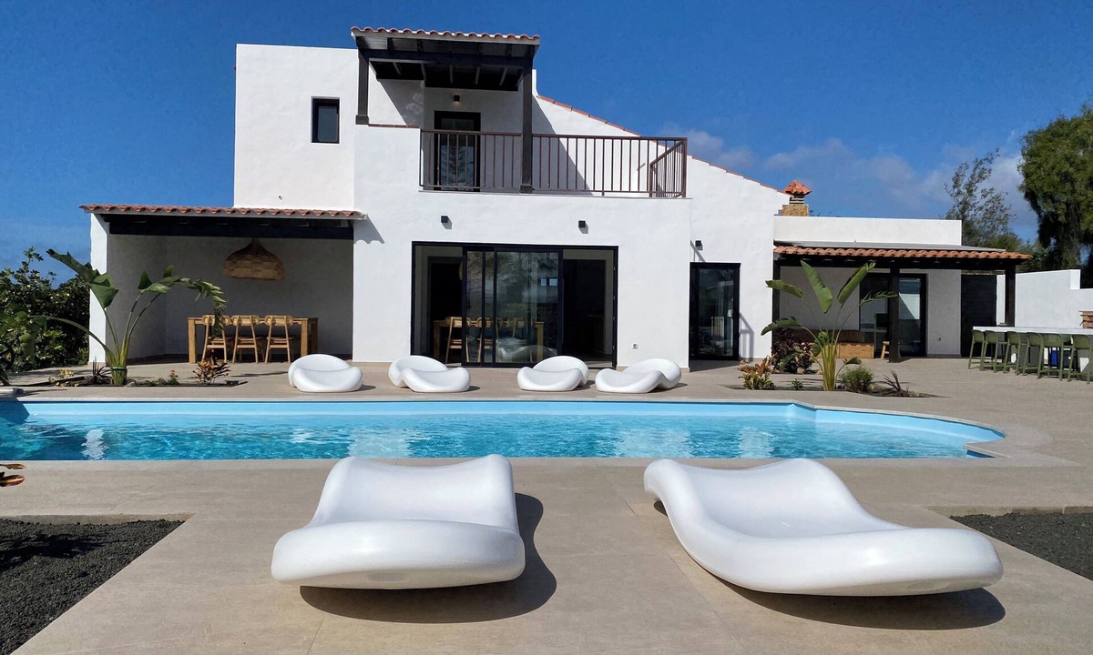 Lajares Villa | Authentic family villa located 10 minutes from the beach