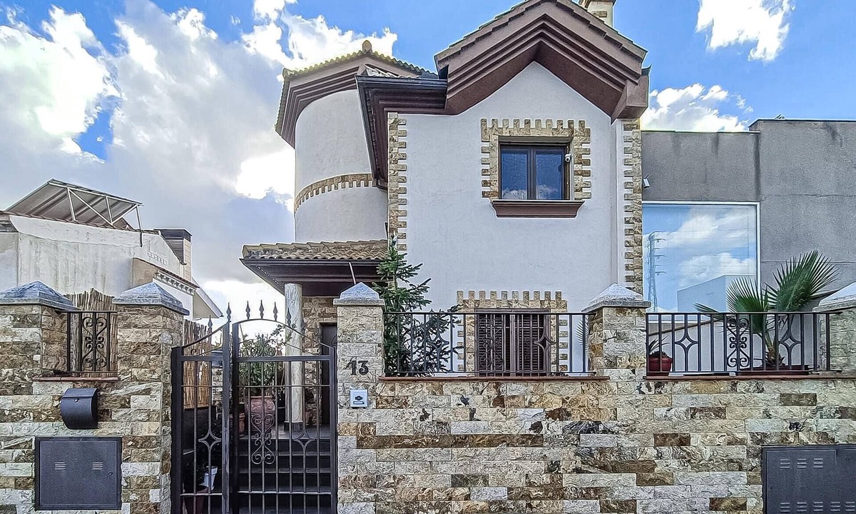 Jun House | Awesome home in Jun with WiFi