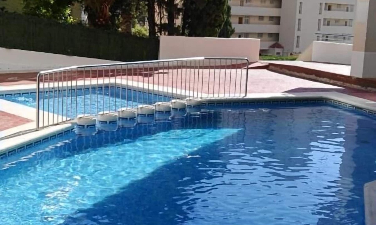 Benidorm Apartment | Azul Rentals Benidorm flat, walk to beach, bars.