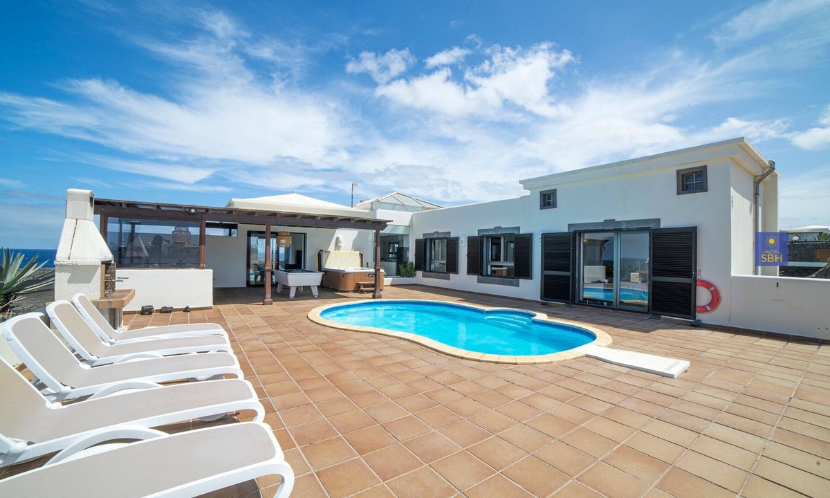 Playa Blanca Villa | Babel Playa Blanca With Ocean Views and Hot Tub