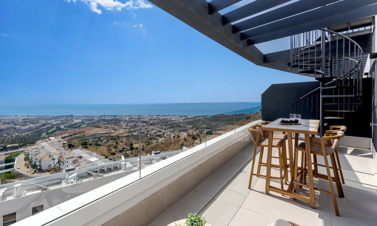 Rincon de la Victoria Apartment | Bali in Rincón | Elegant 2BR Apartment with Terrace & Ocean Views