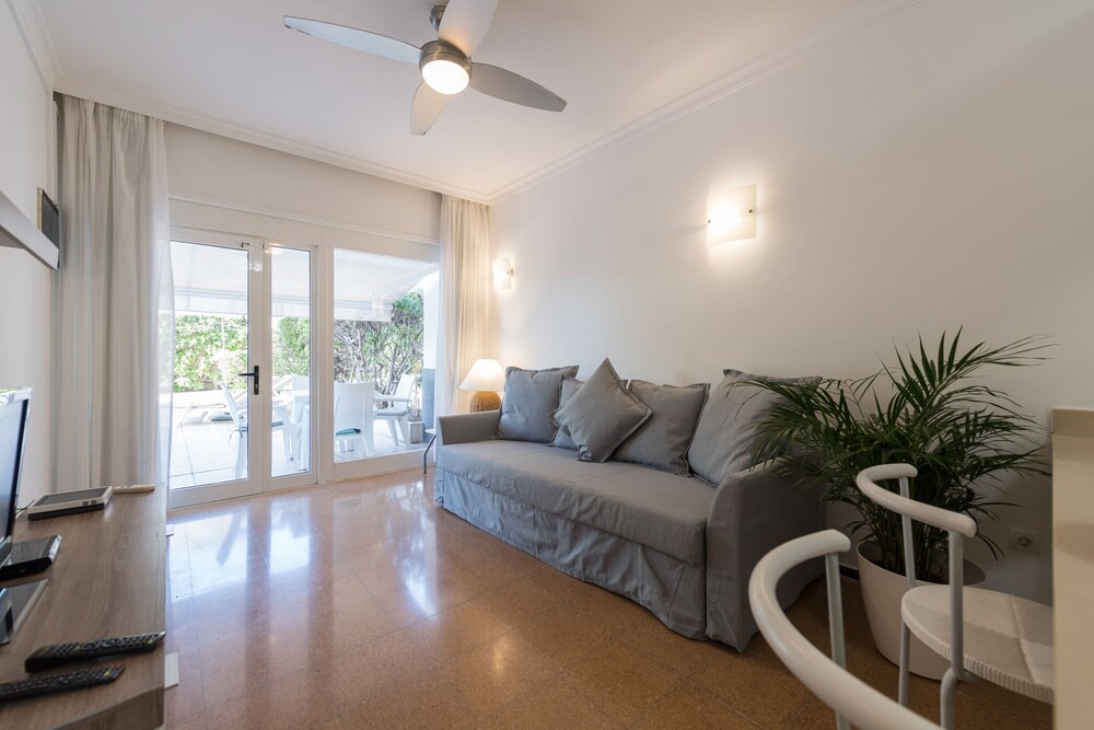 San Agustin Apartment | BEAUTIFUL APARTMENT IN FRONT OF THE SEA, DIRECT ACCESS TO THE BEACH, IDEAL FAMILIES.
