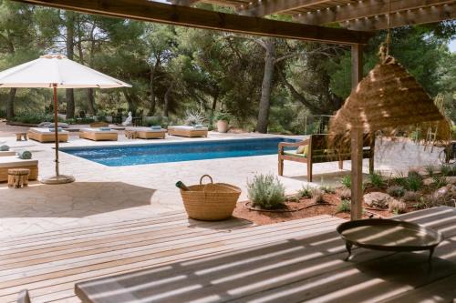 Sant Josep de sa Talaia Villa | Beautiful 1 hectar property near Cala Jondal
