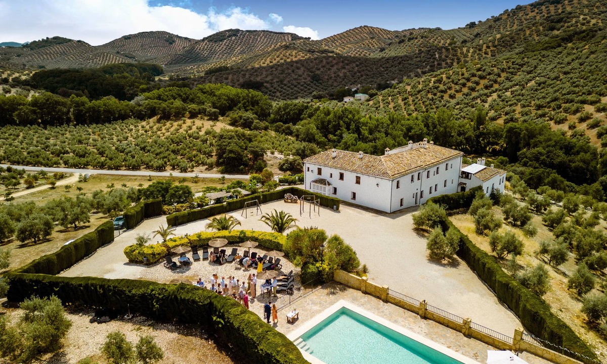 Las Lagunillas Cottage | Beautiful Andalusian house located between olive groves. Up to 40+ people