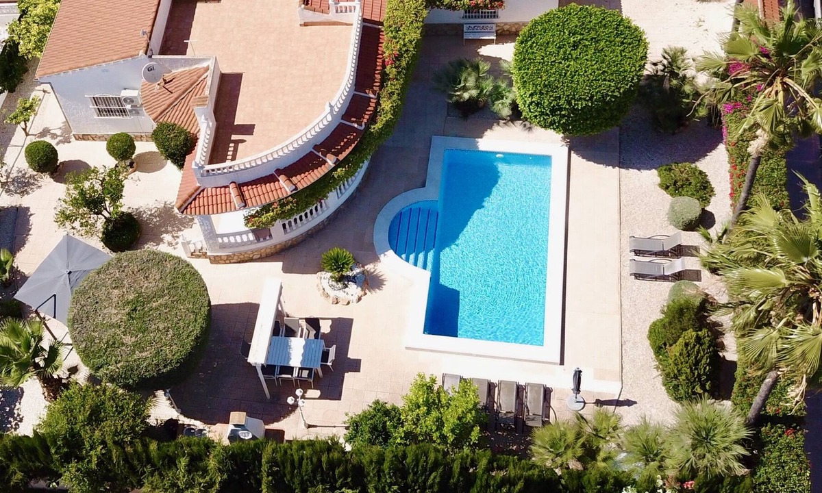 Quesada Villa | Beautiful detached villa with private swimming pool and large garden