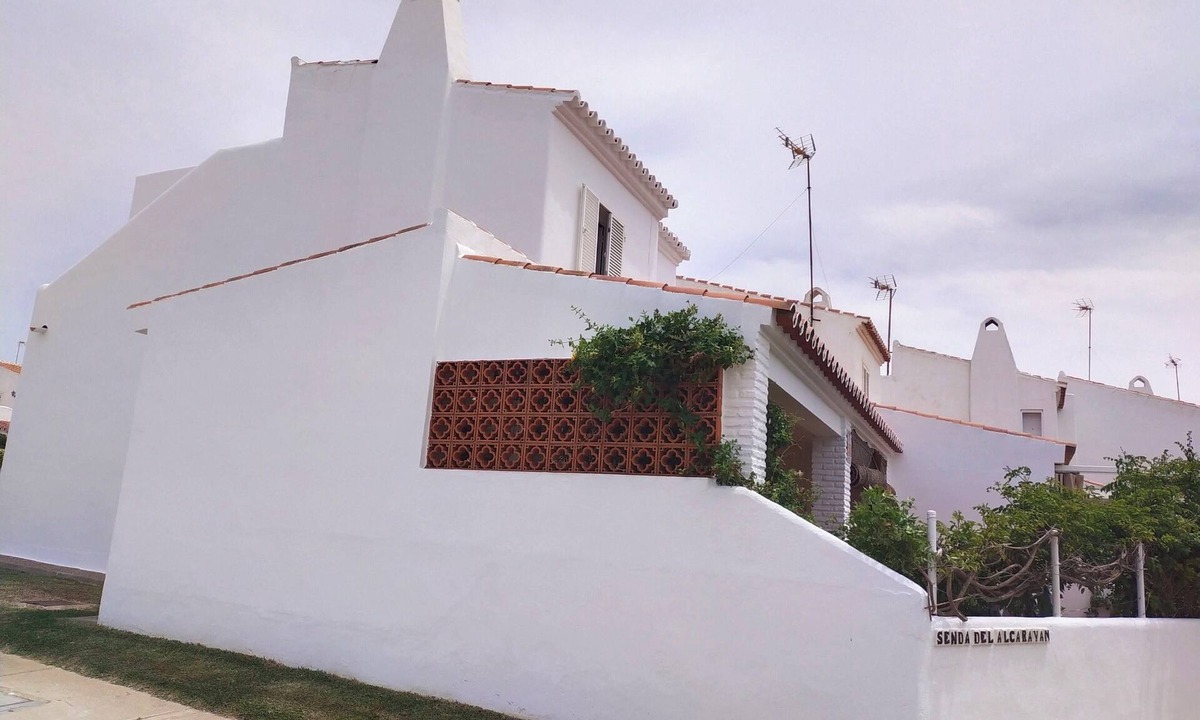 Sector G - Gallareta House | Beautiful house 30 meters from the sea