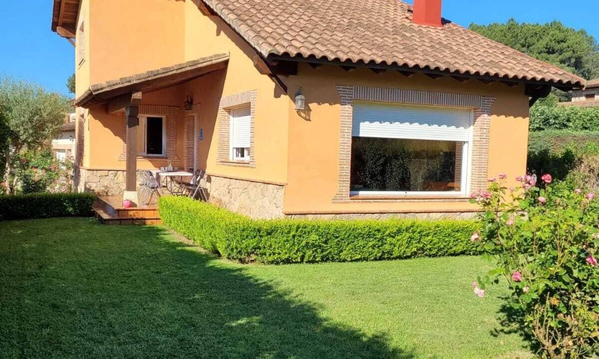 Candeleda Ski Chalet | Beautiful individual villa in Candeleda. 500 meters from the center