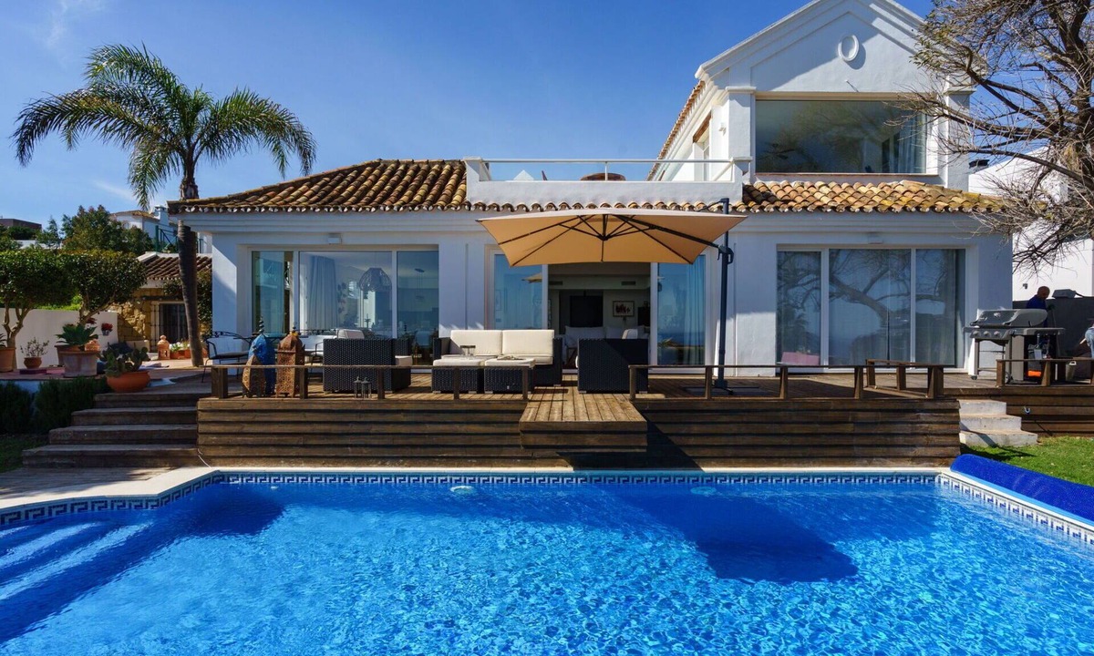 Manilva Villa | Beautiful private villa for 8 guests with private pool, A/C, WIFI, TV and patio