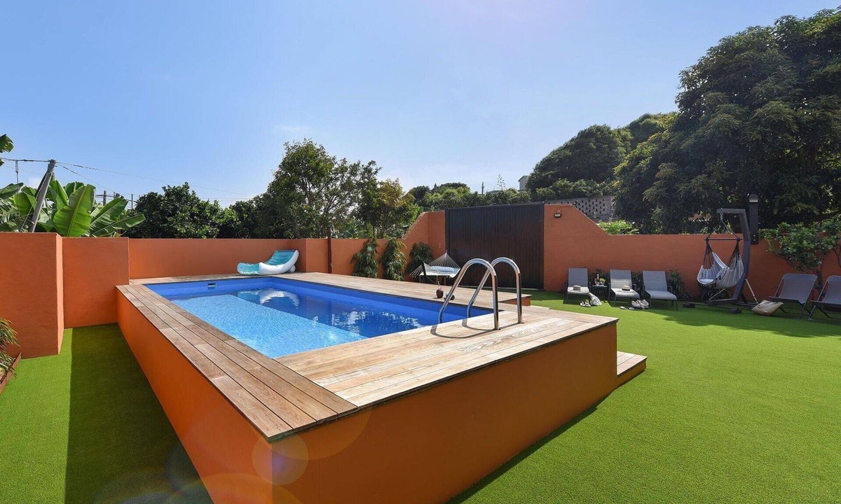 Arucas House | Beautiful private villa for 10 guests with WIFI, private pool, TV and patio
