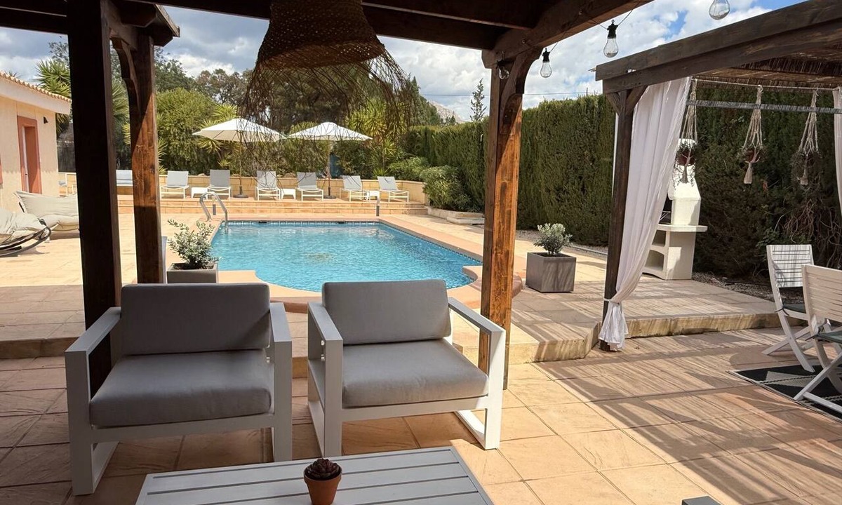 Hoya de los Patos Villa | Beautiful villa with a pool, ideal for 1 or 2 families
