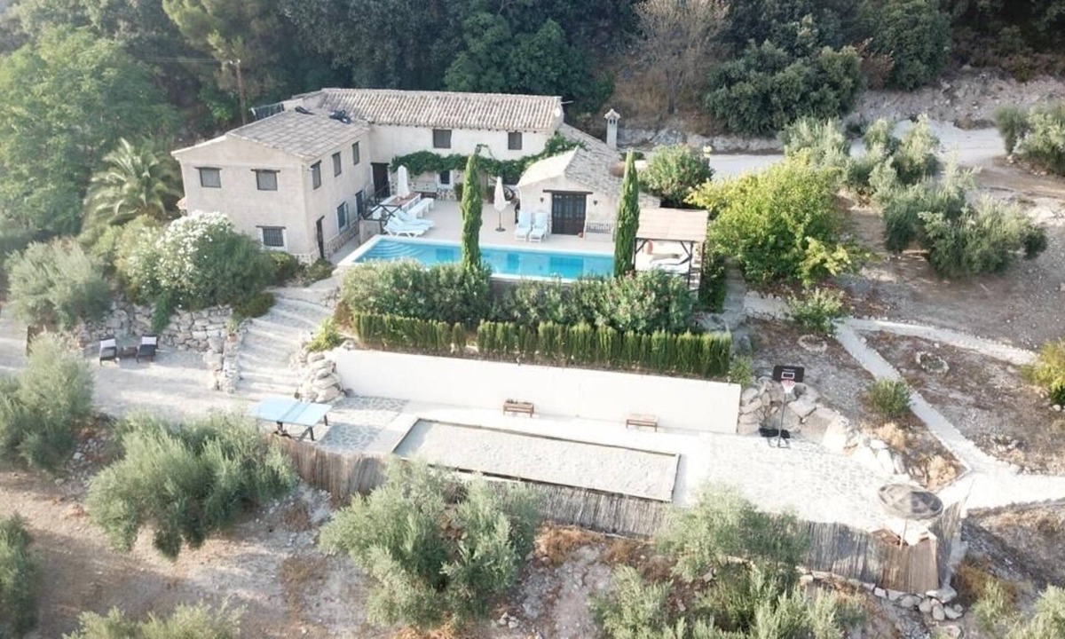 Montefrio Villa | Book our beautiful villa now and enjoy 10% off the total price!
