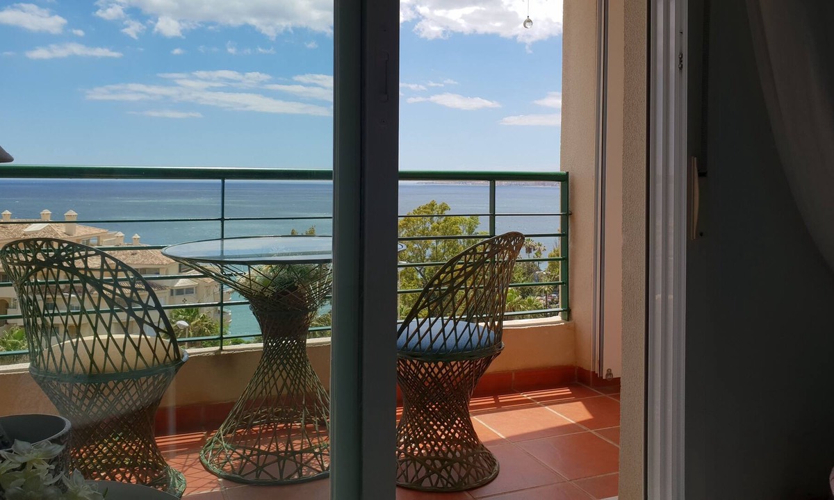Benalmadena Costa Apartment | Bright apartment facing the sea