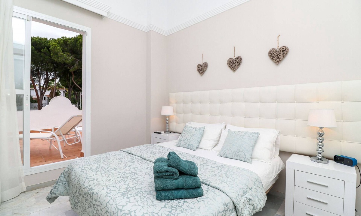 Urbanizacion Hacienda las Chapas Ski Chalet | Bright townhouse -great onsite facilities