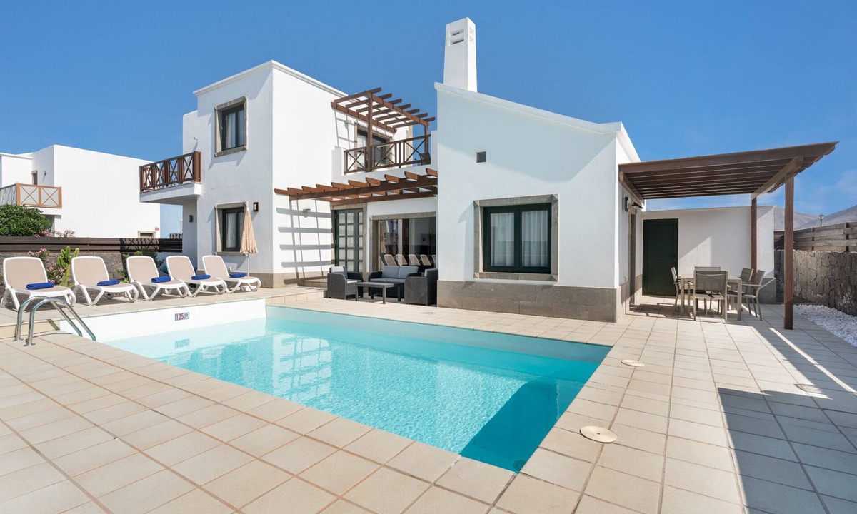 Playa Blanca Villa | Camelot ​Holiday Homes by LIVVO