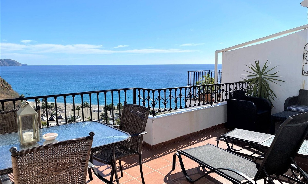 Chimenea Apartment | Capistrano Playa 403 by Casasol
