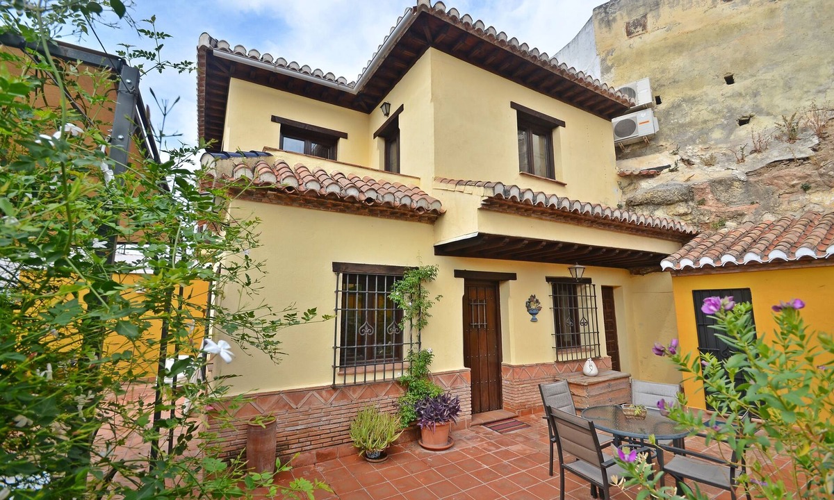 San Pedro House | Carmen de la Bailaora, patio, garden and views of the Alhambra