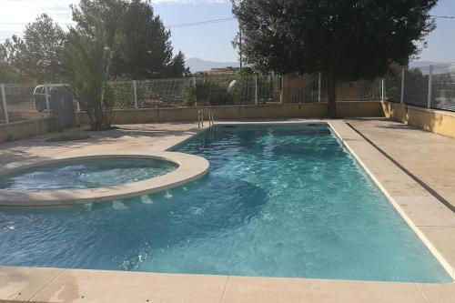 Los Valientes House | Casa accesible de campo muy grande, con piscina y pistas