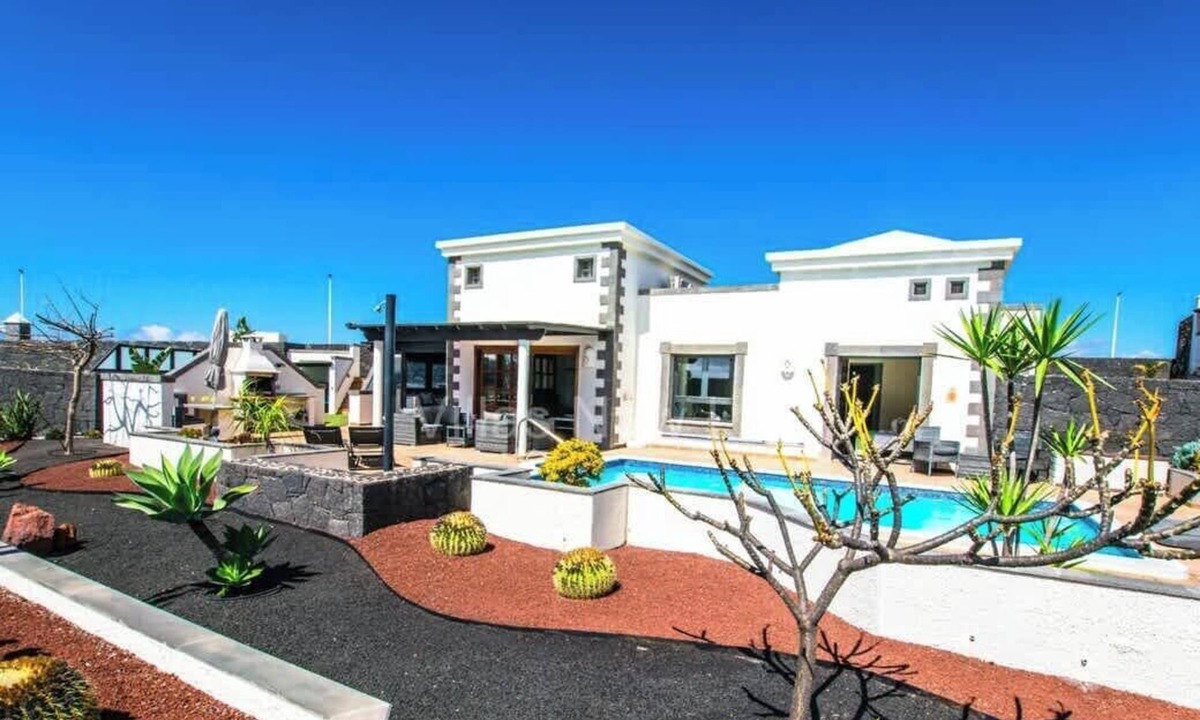 Playa Blanca Villa | Casa Bonita - Pool & Hot Tub by Villas Now