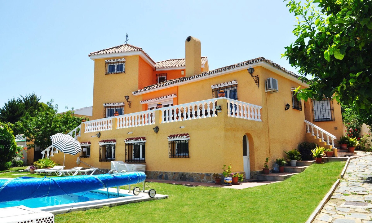 Benalmadena Costa Villa | Casa de los Limones by Costadelsolholiday FAMILY VILLA NEAR PUERTO MARINA