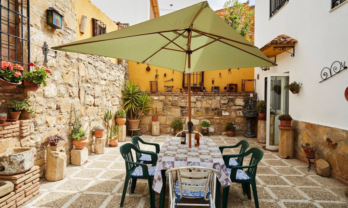 Old Town Baeza House | Casa Emilia: Rural Retreat with Private Terrace, Garden, and Wi-Fi