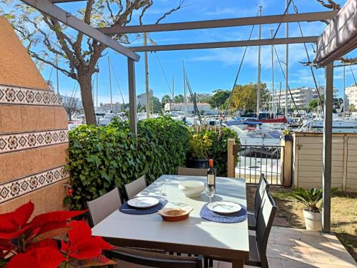 Santa Margarida Villa | Casa espaciosa en Roses: ideal para senderismo, ciclismo, y deportes náuticos. ¡Relájate en plena naturaleza! - ES-258-127
