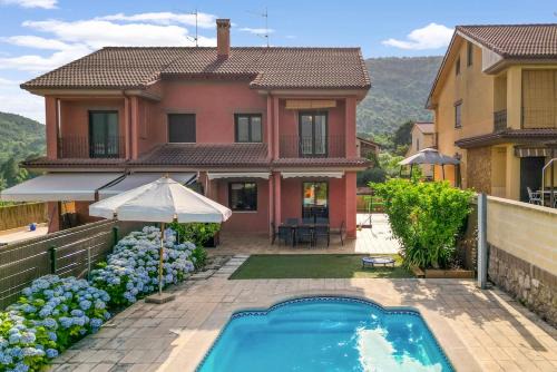 Mombeltran House | Casa Gredos- Chimenea , Setas , BBQ , Relax