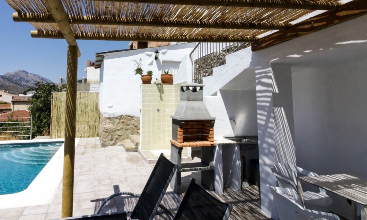 Jimera de Libar Cottage | CASA-MOLINO: Emerald pool. Ideal for families. Beautiful terrace. Views.