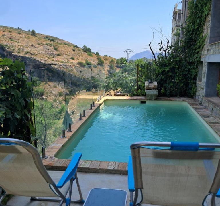 Benisili House | Casa rural con piscina privada y jacuzzi en la Vall de Gallinera
