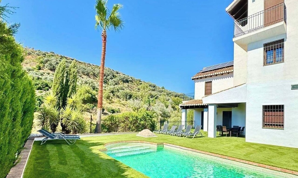 El Valle Villa | Casa Rural El Mayorazgo Saleres by Ruralidays